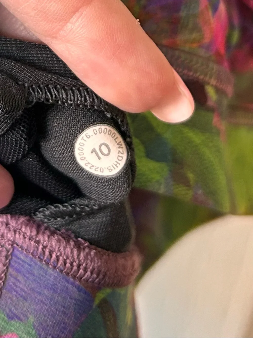 Lululemon Women's Size 10 Vivid Floral Tom Multi-Color Criss Cross Sports Bra